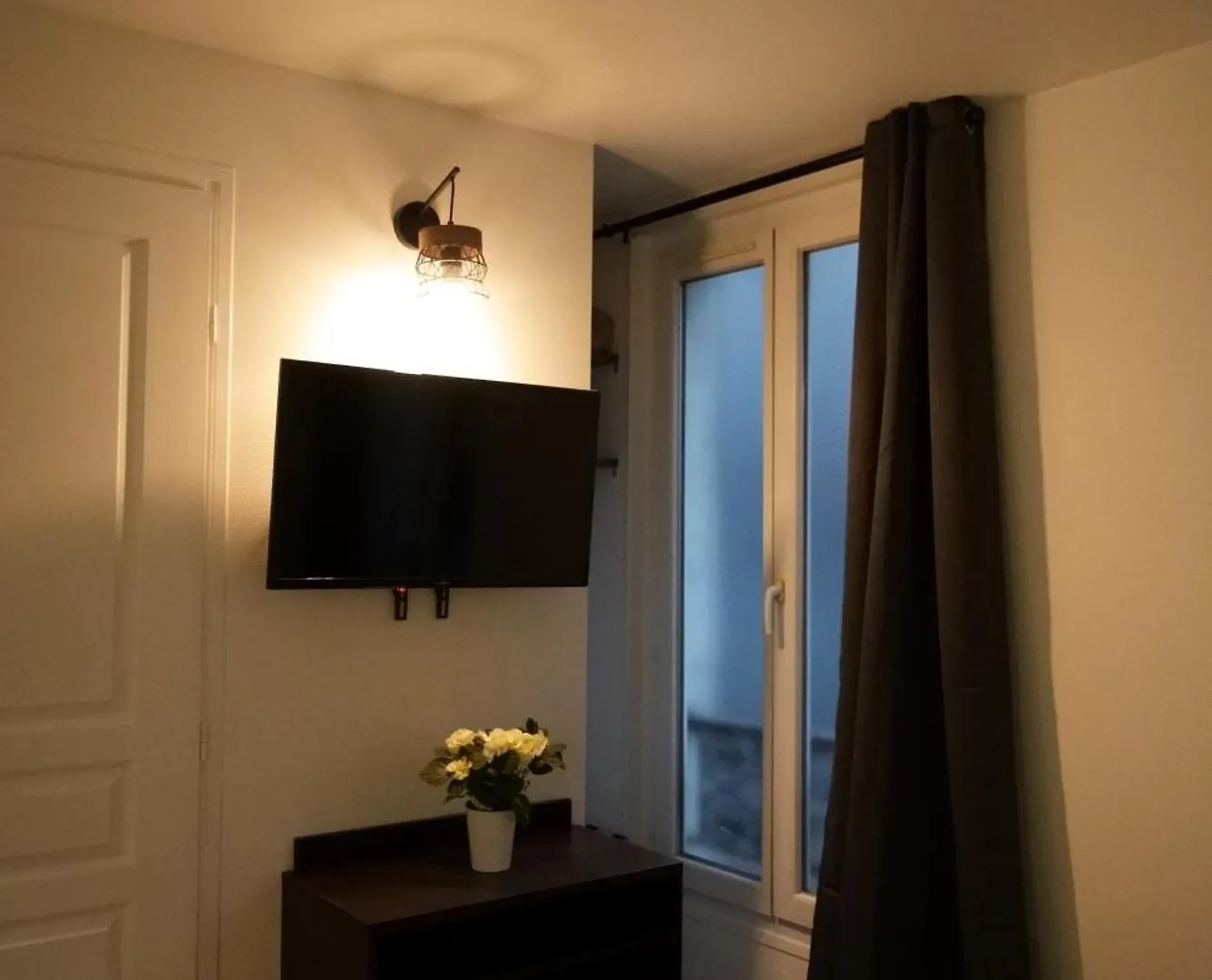 Hotel Du Marche Paris 0*,  France